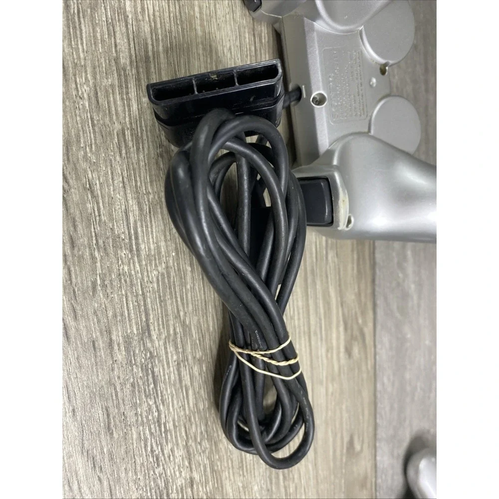 Satin Silver DualShock 2 for PlayStation‎ 2 Tested